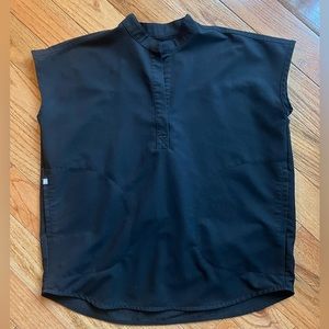FIGs Black Rafaela oversized women’s scrub top sz XS